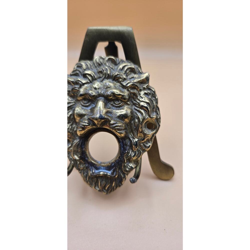VTG WL636 Brass Lion Doorbell or Peephole Cover Pre-Loved - Picture 6 of 8